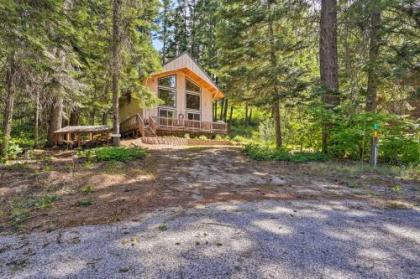 Peaceful Hillside Leavenworth Cabin on half Acre Lot! - image 2