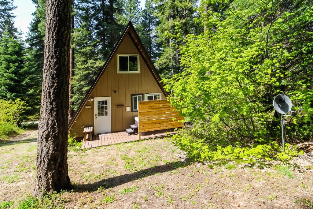 Simple Life Cabin - main image