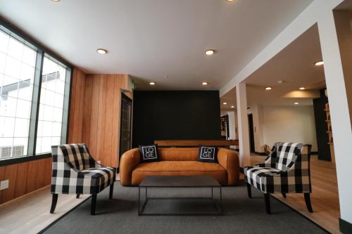 LOGE Leavenworth Downtown - image 2