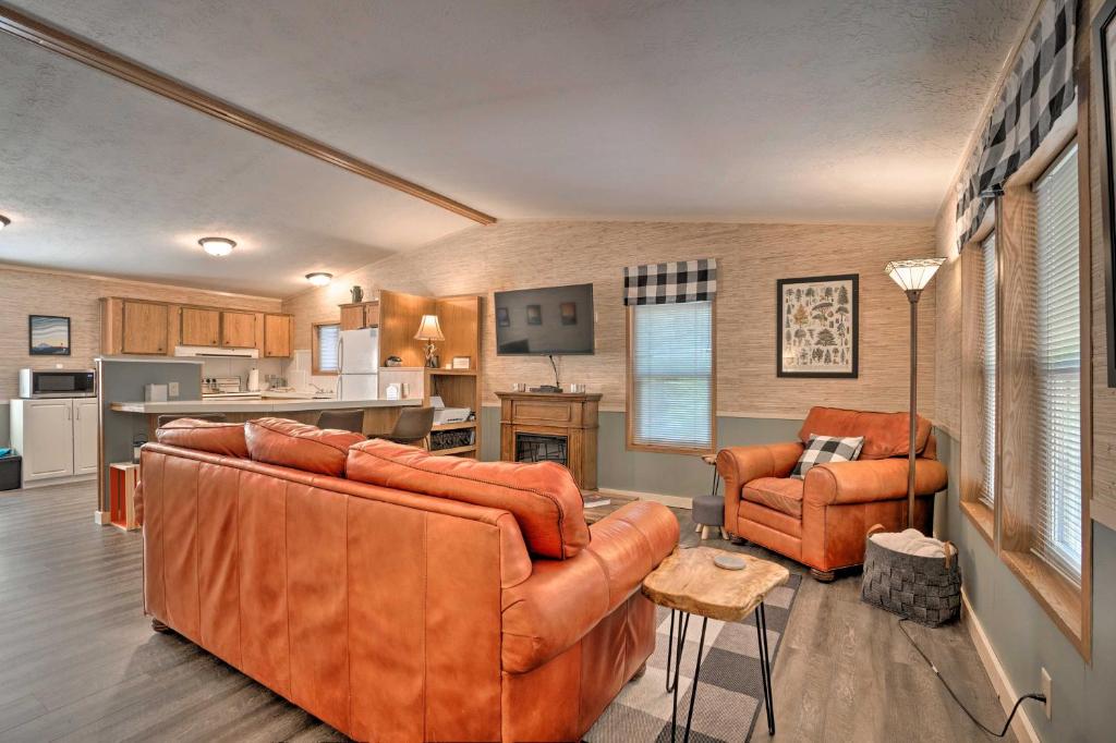 PNW Escape Cozy Cabin 9 Miles to Lake Wenatchee! - main image