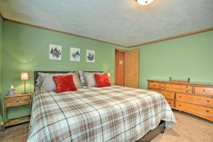 PNW Escape Cozy Cabin 9 Miles to Lake Wenatchee! - image 12