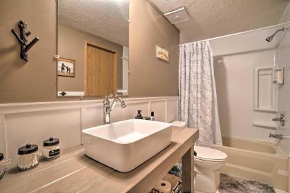 PNW Escape Cozy Cabin 9 Miles to Lake Wenatchee! - image 15