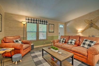 PNW Escape Cozy Cabin 9 Miles to Lake Wenatchee! - image 5