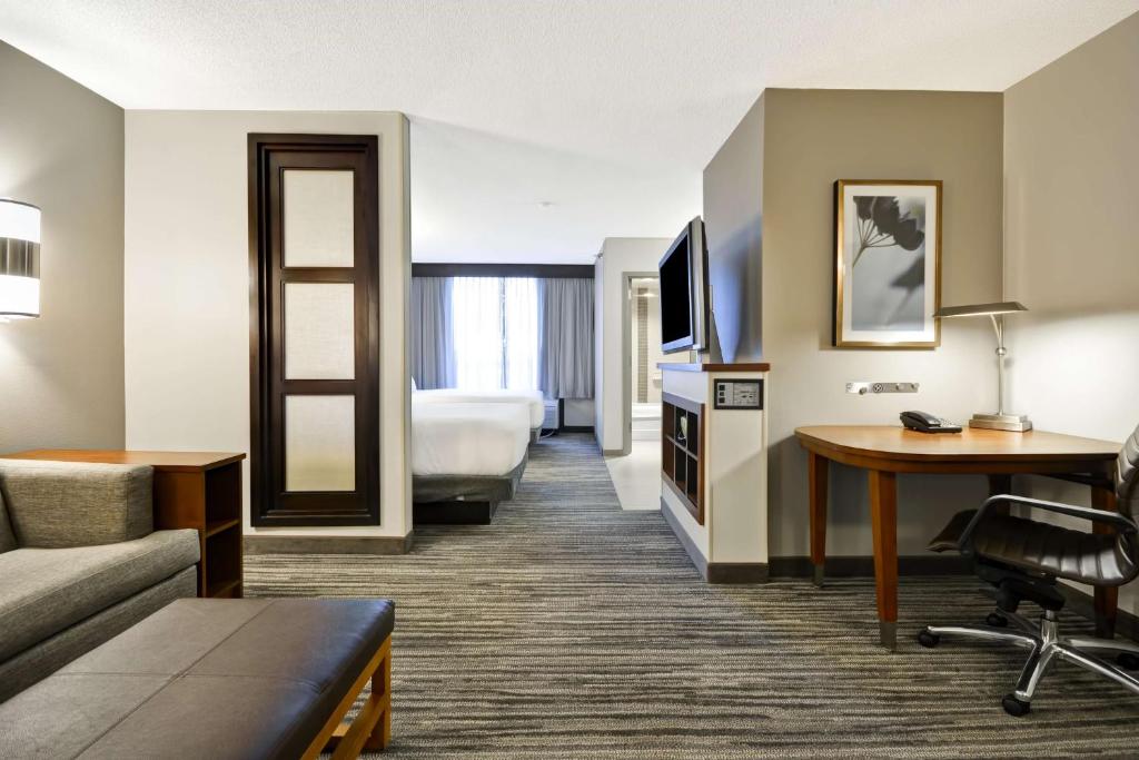 Hyatt Place Kansas City/Overland Park/Metcalf - image 4