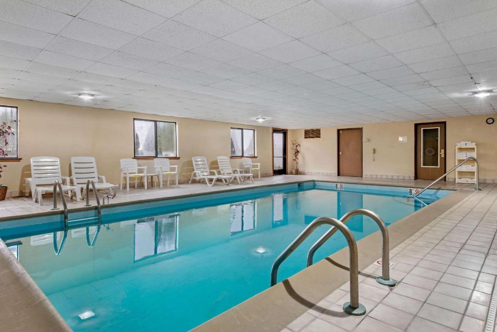Quality Inn & Suites Lebanon I-65 - image 5