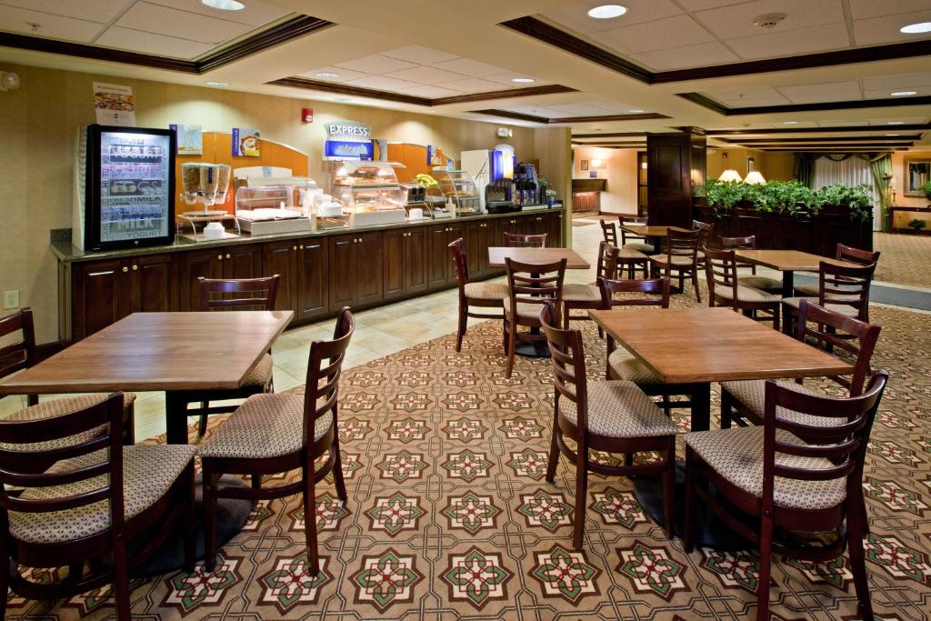 Holiday Inn Express Lebanon an IHG Hotel - image 3