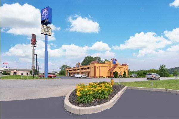 Crossroads Inn - main image