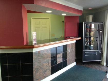 Crossroads Inn - image 11