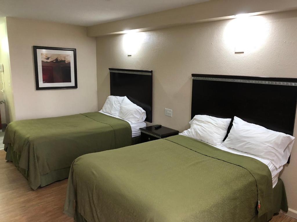 Crossroads Inn - image 3