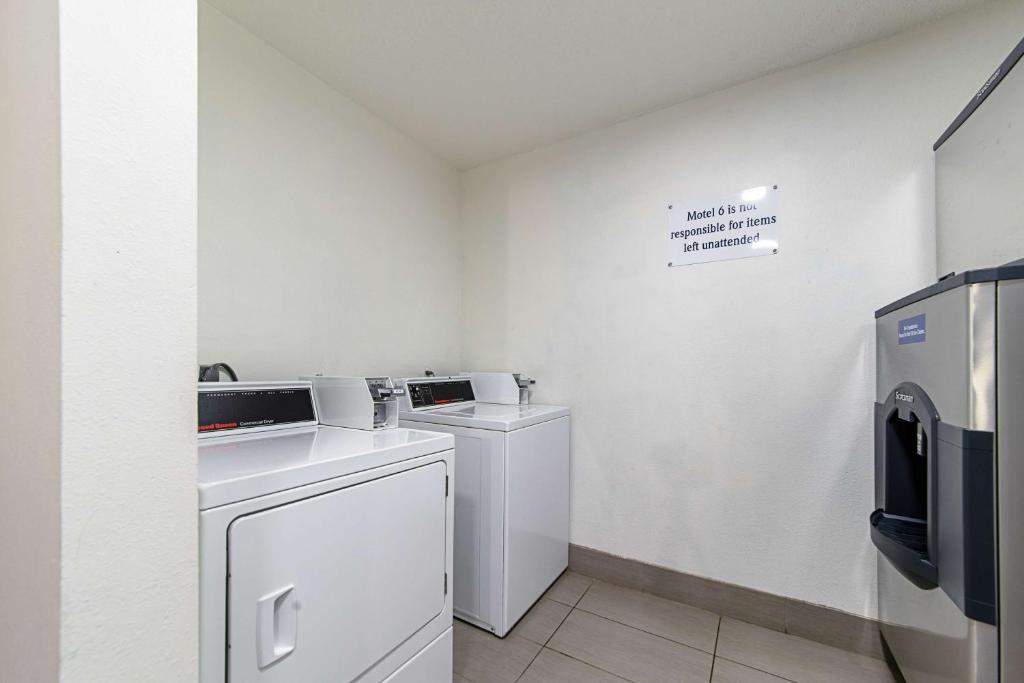 Motel 6-Lebanon IN - image 6