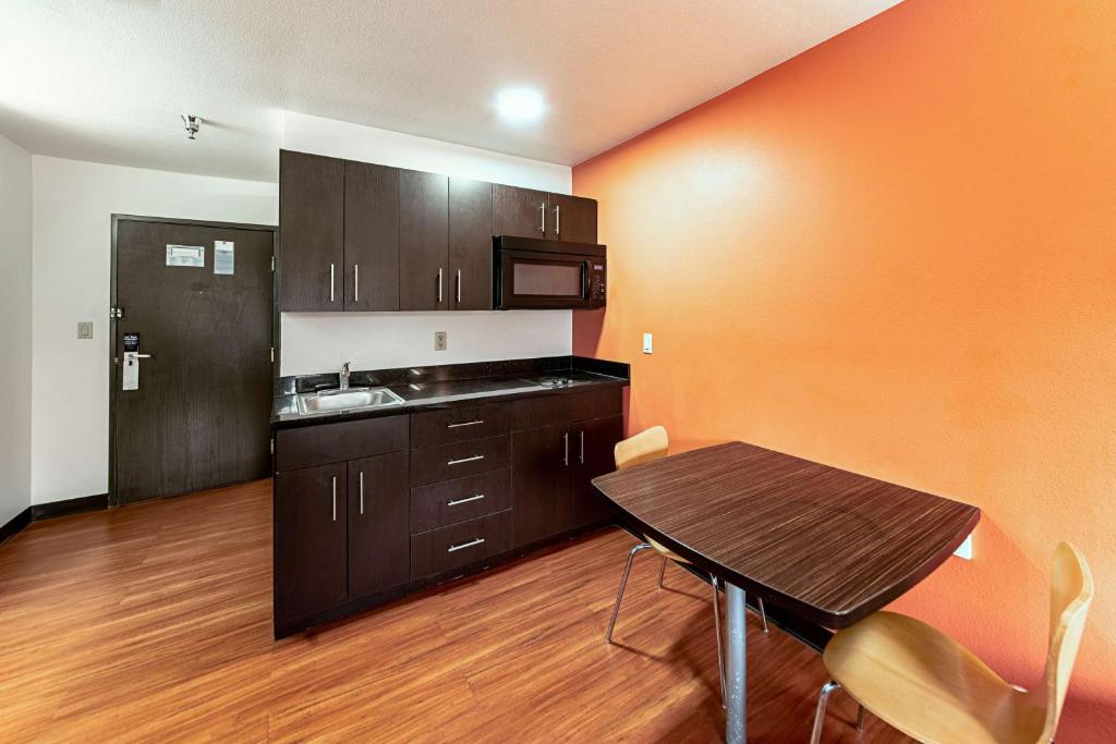 Motel 6-Lebanon IN - image 7