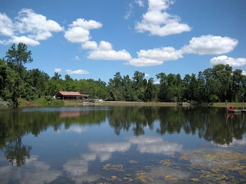 Hershey Camping Resort Park Model 6 - main image