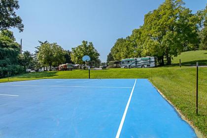 Hershey Camping Resort Park Model 6 - image 12