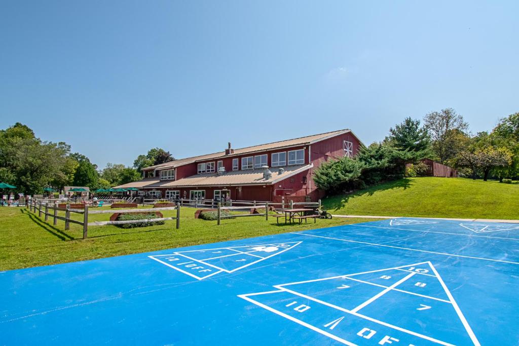 Hershey Camping Resort Park Model 6 - image 3