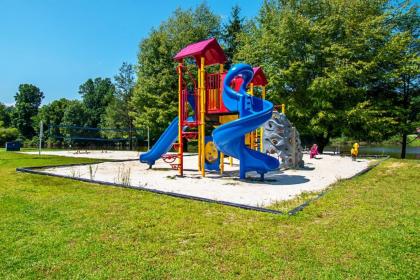 Hershey Camping Resort Park Model 6 - image 5