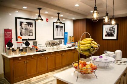 Hampton Inn Lebanon - image 11