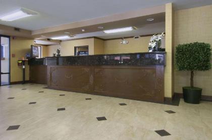 Days Inn by Wyndham Leeds - image 3
