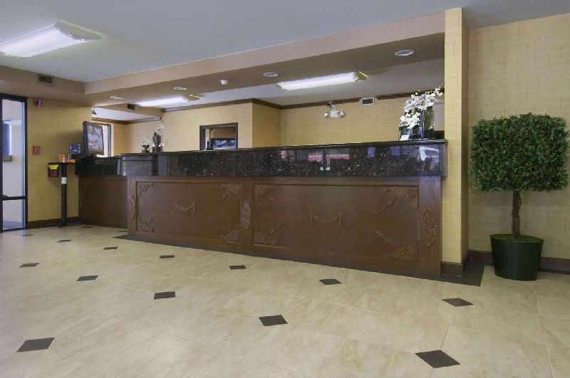 Days Inn by Wyndham Leeds - image 3