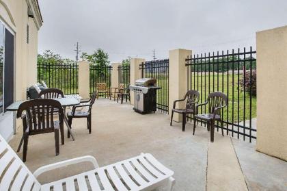 Comfort Suites Leesville - image 11
