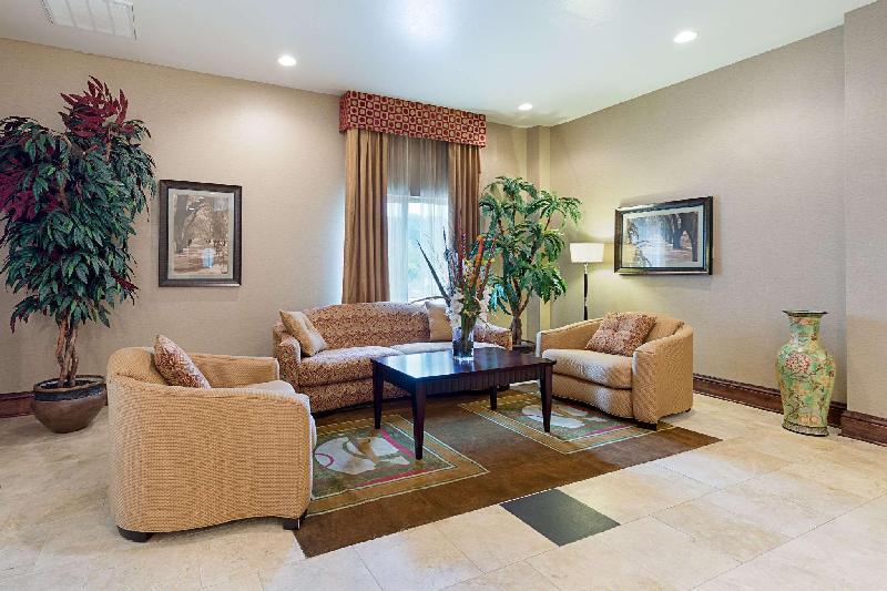 Comfort Suites Leesville - image 2