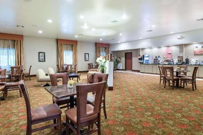 Comfort Suites Leesville - image 9