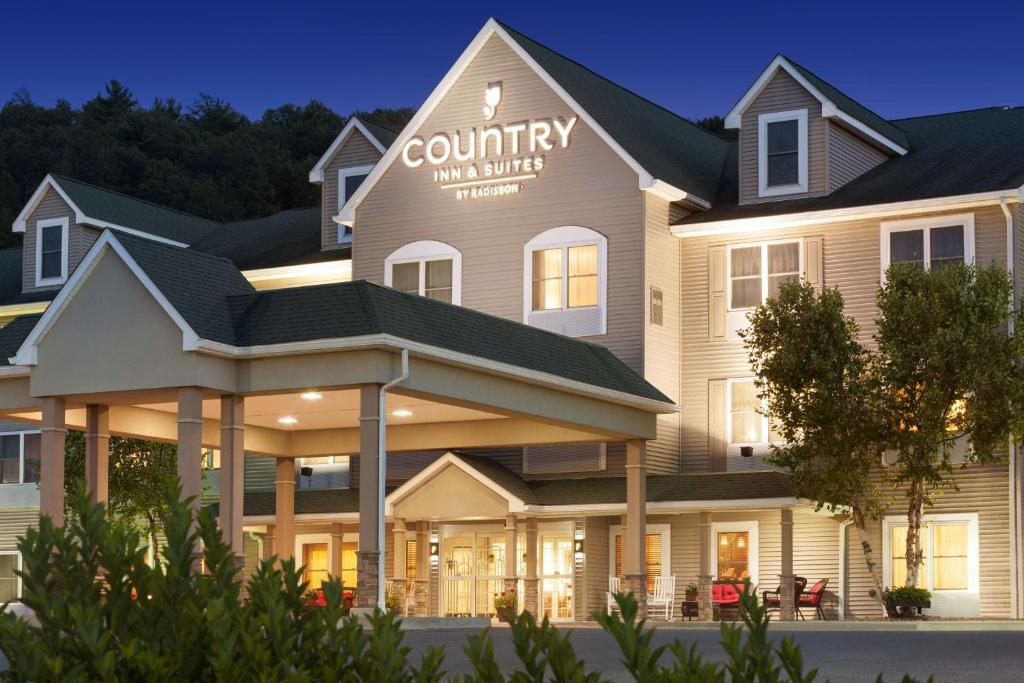 Country Inn & Suites by Radisson Lehighton (Jim Thorpe) PA - main image
