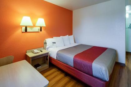 Motel 6-Lenexa KS - Kansas City Southwest - image 11