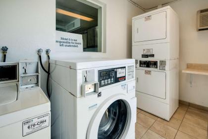 Motel 6-Lenexa KS - Kansas City Southwest - image 2