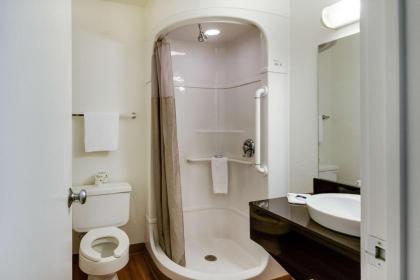 Motel 6-Lenexa KS - Kansas City Southwest - image 3