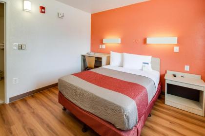 Motel 6-Lenexa KS - Kansas City Southwest - image 8