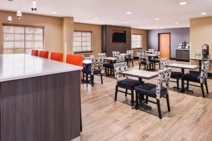 Studio 6 Lenexa - Overland Park - image 2