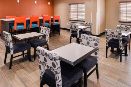 Studio 6 Lenexa - Overland Park - image 8