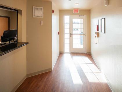 WoodSpring Suites Kansas City Lenexa - image 14