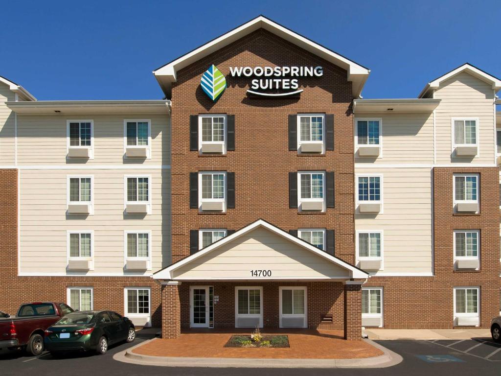 WoodSpring Suites Kansas City Lenexa - image 4