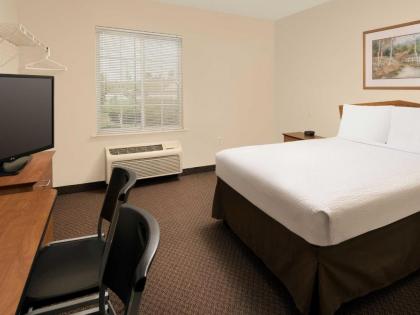 WoodSpring Suites Kansas City Lenexa - image 6