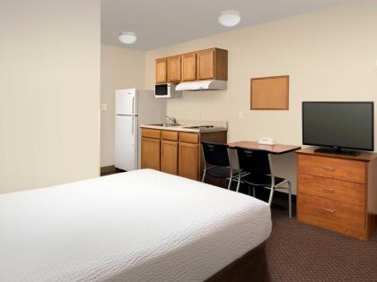 WoodSpring Suites Kansas City Lenexa - image 7