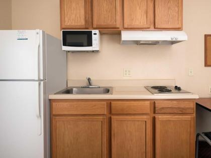 WoodSpring Suites Kansas City Lenexa - image 9