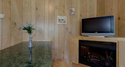 Robin Hill Camping Resort Premium Cottage 1 - image 13