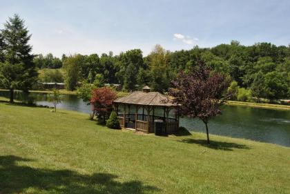 Robin Hill Camping Resort Premium Cottage 1 - image 2