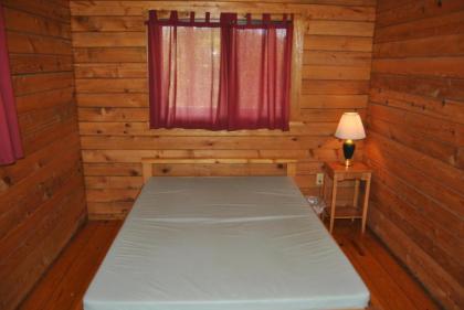Robin Hill Camping Resort Two-Bedroom Cottage 6 - image 11