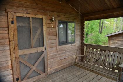 Robin Hill Camping Resort One-Bedroom Cottage 8 - image 11