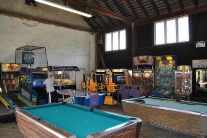 Robin Hill Camping Resort Premium Cottage 9 - image 13