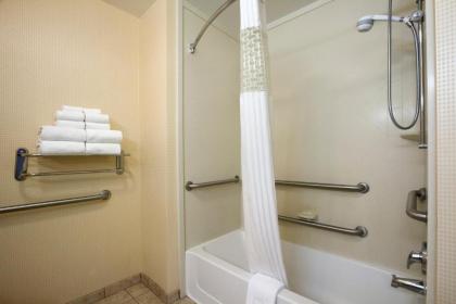 Hampton Inn Lenoir City - image 11