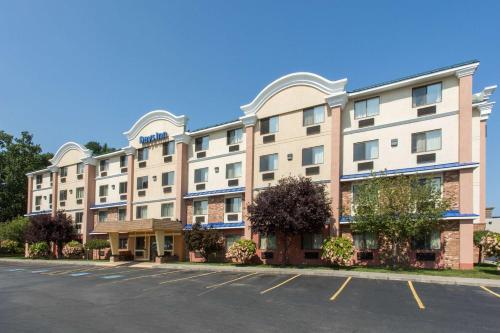 Days Inn by Wyndham Leominster/Fitchburg Area - main image