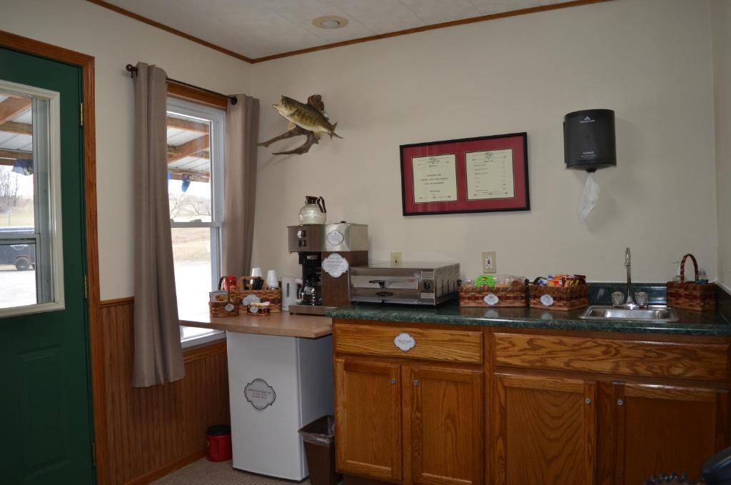 Little River Inn Motel - image 7
