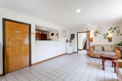 Super 8 by Wyndham Lewiston Auburn Area - image 11