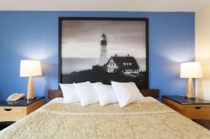 Super 8 by Wyndham Lewiston Auburn Area - image 3