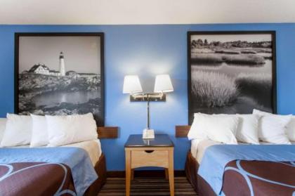 Super 8 by Wyndham Lewiston Auburn Area - image 4