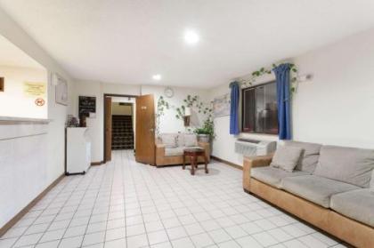 Super 8 by Wyndham Lewiston Auburn Area - image 8