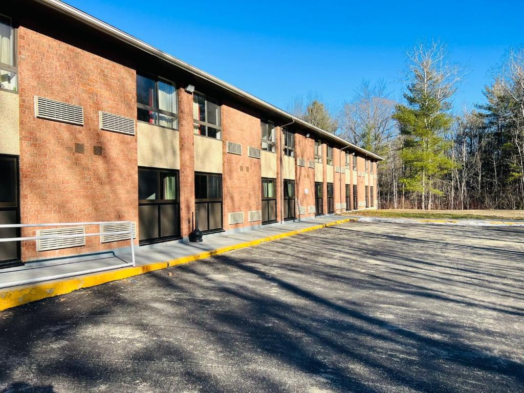 Motel 6-Lewiston ME - image 3